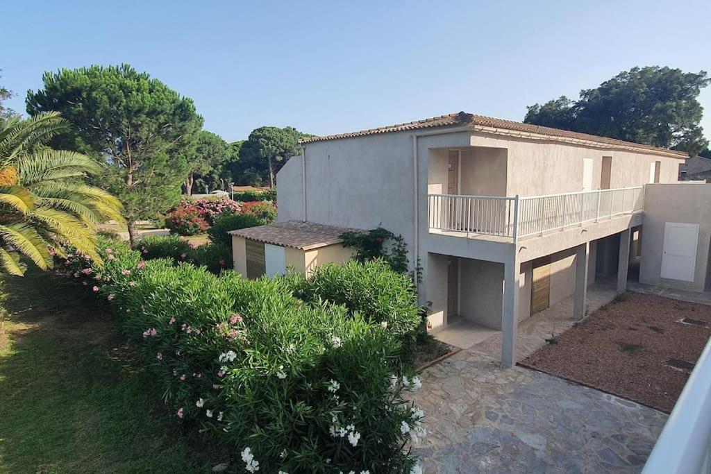 Fiori Di Cala Rossa Appartement T3 Dans Residence Hotelliere Chez Virginie Lecci Exterior foto