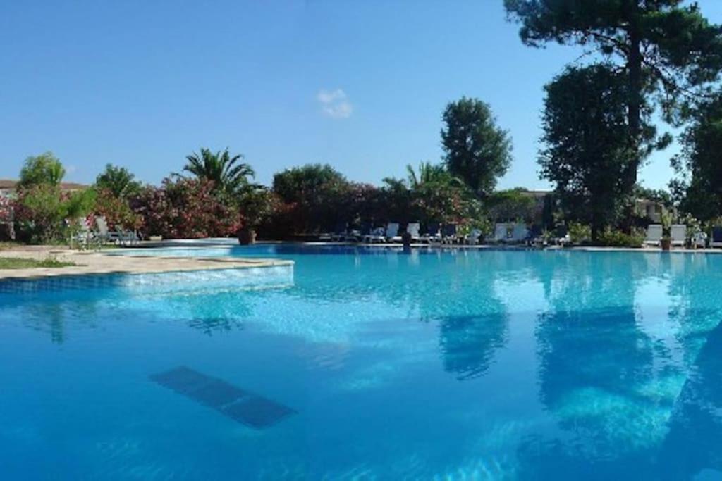 Fiori Di Cala Rossa Appartement T3 Dans Residence Hotelliere Chez Virginie Lecci Exterior foto